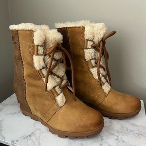 Sorel Women’s Joan Wedge Shearling Boots (Camel Brown)